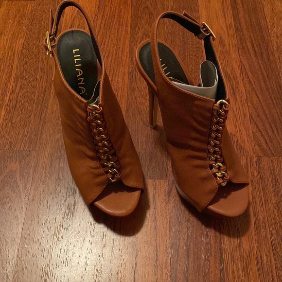 Brown Heel with Gold Pieces 8.5 New - Picture 2 of 2